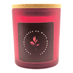 The Ethical Leaf Discover the calming atmosphere created by our Essential Oil-Infused Fire Candle. Infused with the natural scents of Bergamot, Lemongrass, Ho Wood, and Cade, it offers an ideal companion for those chilly winter nights. The Fire Candle