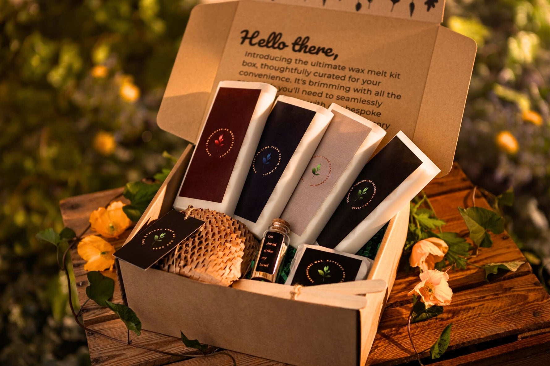 The Ethical Leaf Experience the perfect home fragrance with our Wax Melt Gift Kit Box - Large. Ideal for gifting or personal use. Shop now for a delightful sensory experience! Incl Large Snap Bars Premium Wax Melt Gift Kit Box - Large