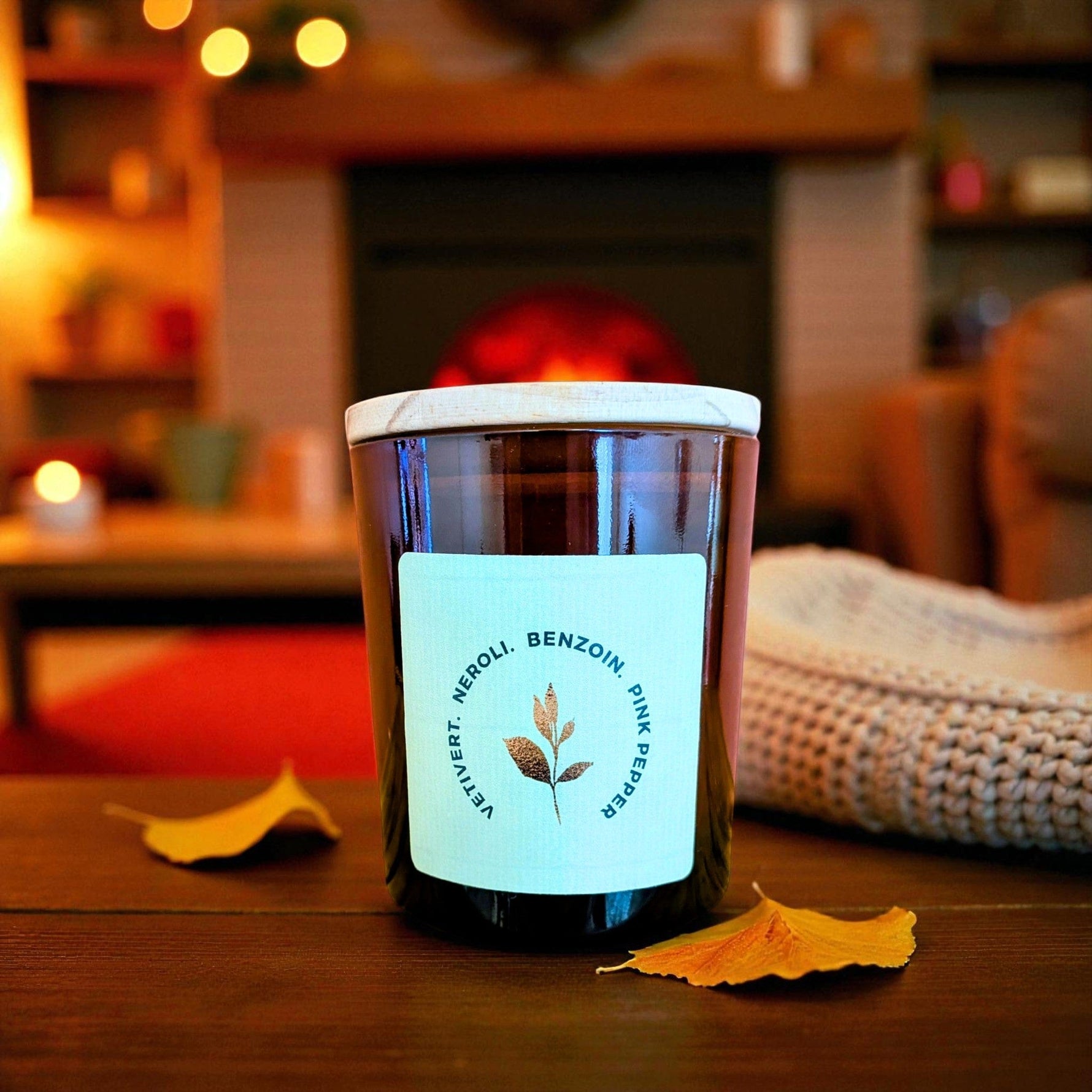 The Ethical Leaf Experience the soothing ambience of our Essential Oil infused Air Candle. Naturally Scented with Lavender, Cedarwood, Ylang Ylang and Bergamot. Create the prefect setting for entertaining your guests this summer. Medium 30 - 35hrs burn The Autumn Dew Candle