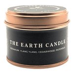 The Ethical Leaf Immerse yourself in the rich scent of the Earth Candle, expertly crafted with natural Patchouli, Cedarwood, Ylang Ylang, and Geranium. This exquisite blend offers a calming fragrance, reminiscent of tranquil autumn strolls through the woods. Compact Comfort Earth